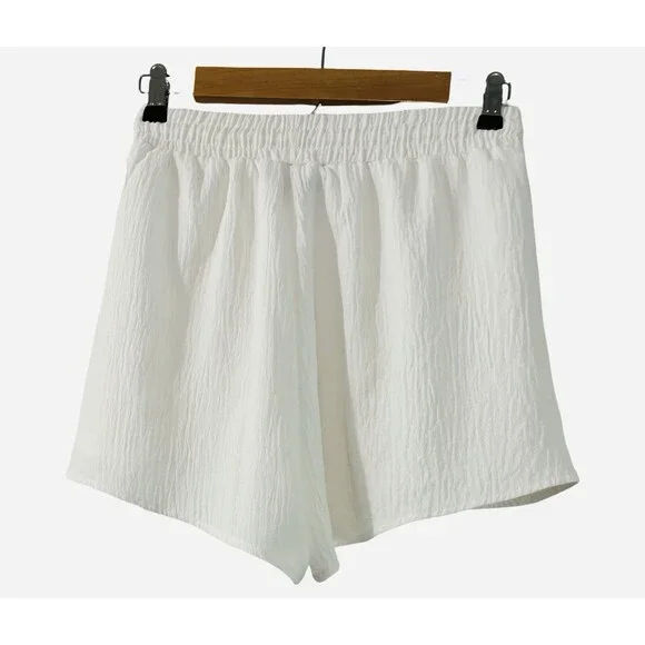 Petal & Pup Ittai White Casual Short Sleeve Shorts Set Medium NWOT $85 READ - Picture 9 of 16